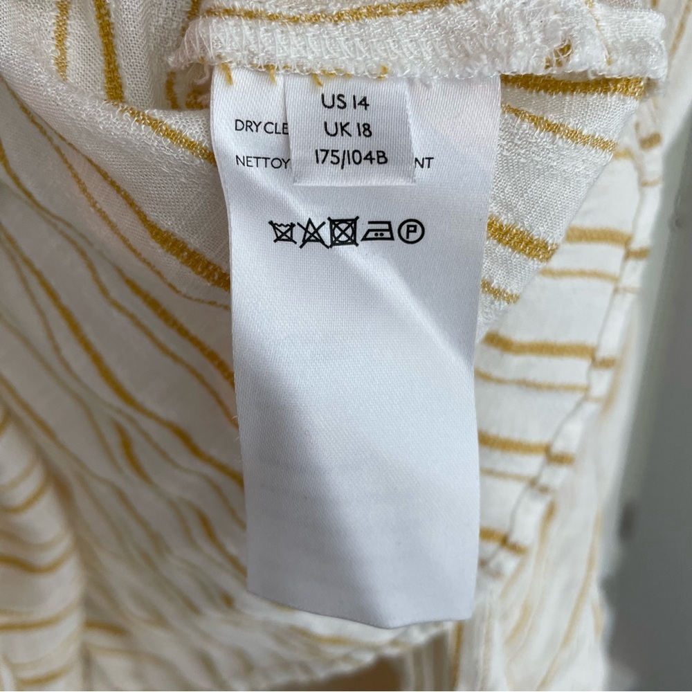 Anthropologie White and Gold Tailor Strip Button Down Long Sleeve Size 14 - Picture 4 of 15